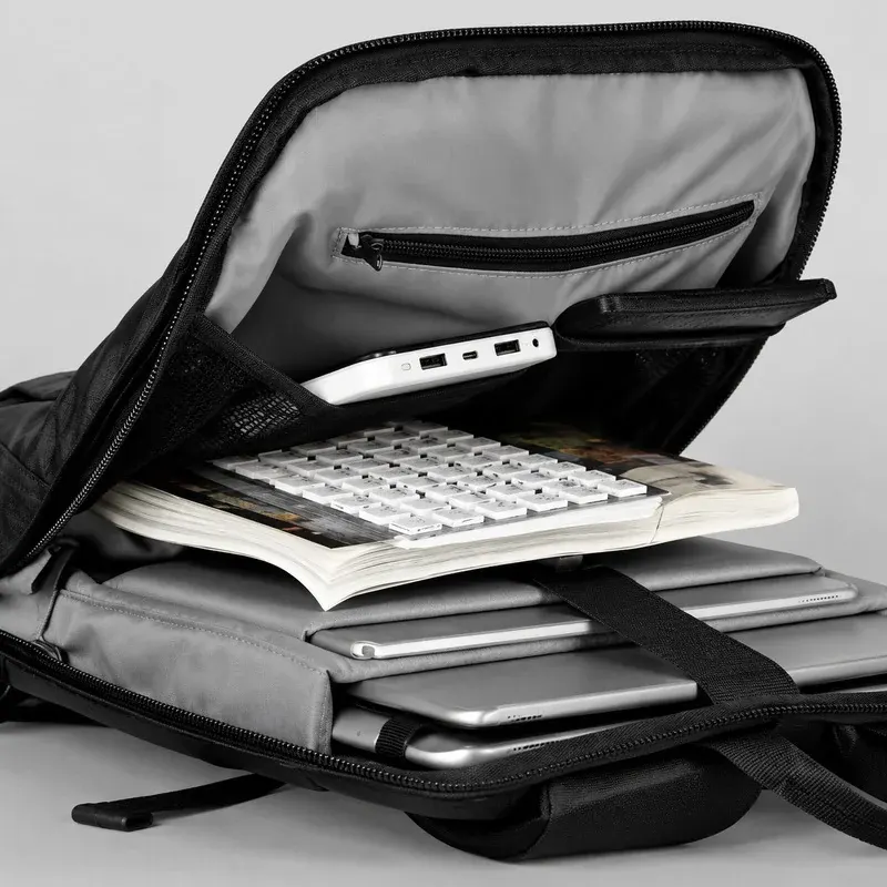 Mark Ryden MR9813 Water Resistant Slim Laptop: Detail 7